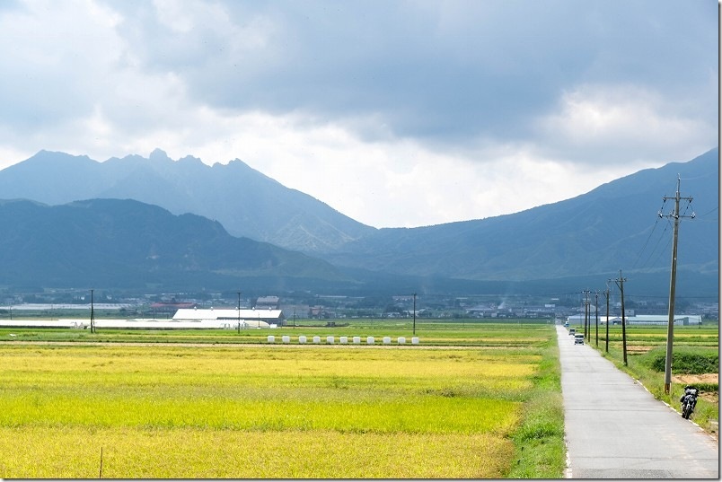 バイクで阿蘇 幸せの一本道【3.5Kの直線道】