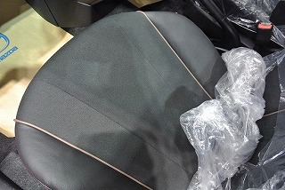 20S SKYACTIV L Packageのイス