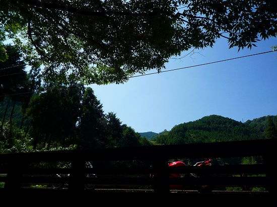 ���ы��i�܂΂₵���傤�j�̐΋�