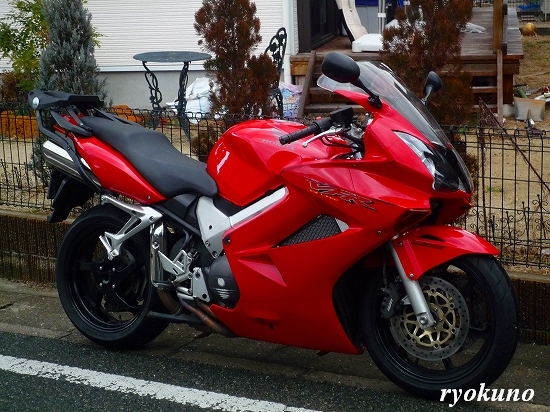 VFR800のレッド