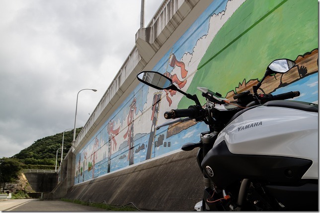 鷹島海中ダムとバイク