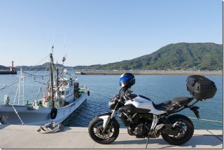 普段使いのMT-07と秋(糸島・ななの湯)