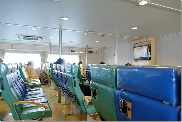 唐津東～壱岐へのフェリーの船旅、客室