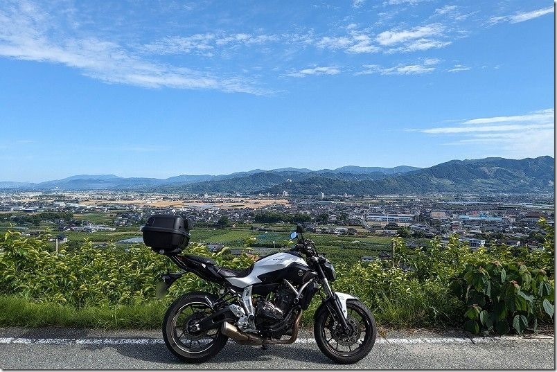 浮羽稲荷神社付近の高台から撮影。バイクと浮羽市街