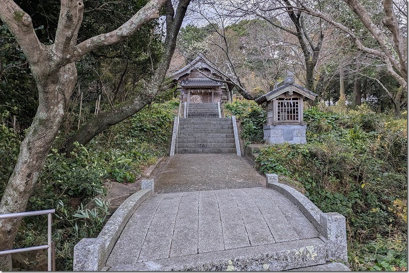 鎮懐石八幡宮の本殿