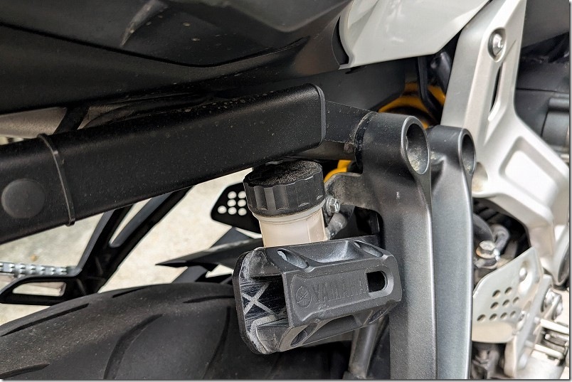 MT-07 サイドバック ステーの取り付け 右