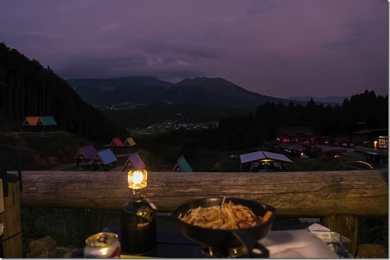南阿蘇 パワースポットキャンプ場 夜と阿蘇山