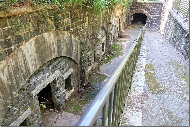 バイクで石原岳堡塁へ【洞窟探索】