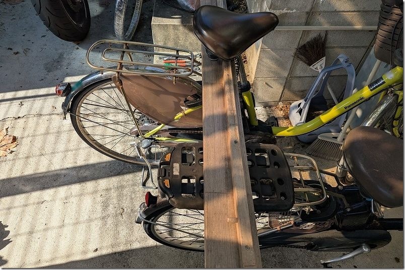 電動アシスタント自転車のリアタイヤを浮かす方法 電動アシスタント自転車のリアタイヤを浮かす方法