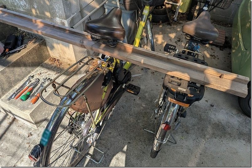 電動アシスタント自転車のリアタイヤを浮かす方法 電動アシスタント自転車のリアタイヤを浮かす方法