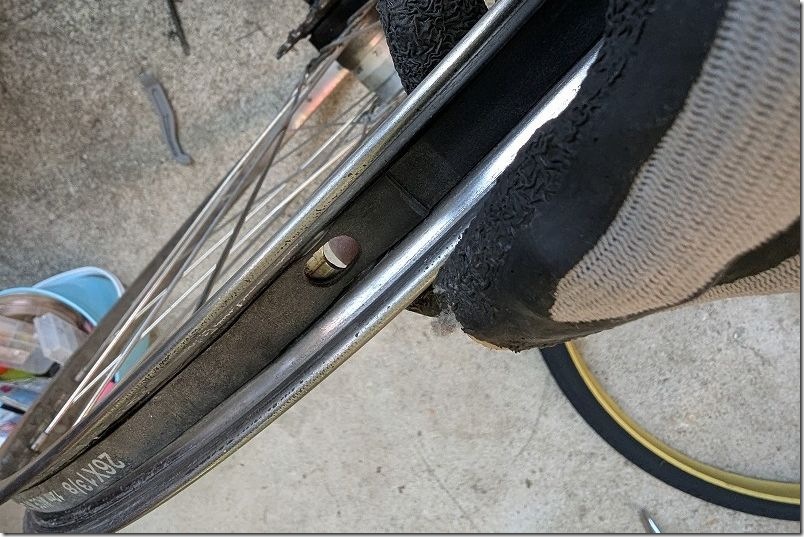 自転車のリムテープを取り付け