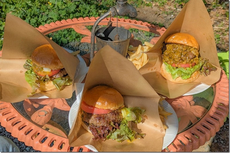 バイク ツーリングで「Burger's club ベロニカ」でランチ 大きなハンバーガー