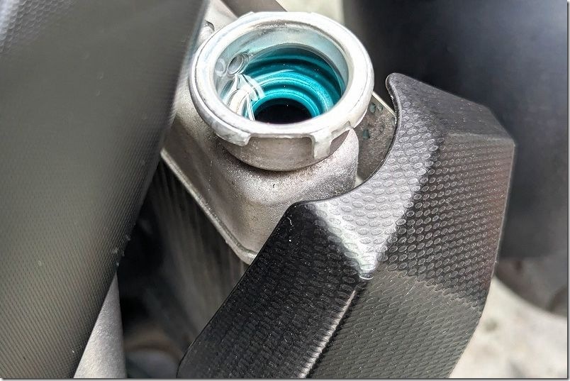 MT-07のクーラント交換方法｜交換手順・水洗い・エア抜きまで解説