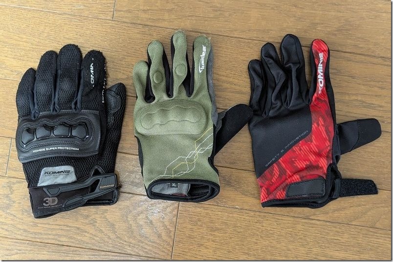 コミネ（GK-270）とKaedear（KDR-MX-GL8）、コミネ（GK-215）の手の甲側のプロテクションを比較｜バイクグローブ