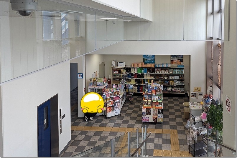 壱岐・印通寺港のフェリーターミナルビルの売店