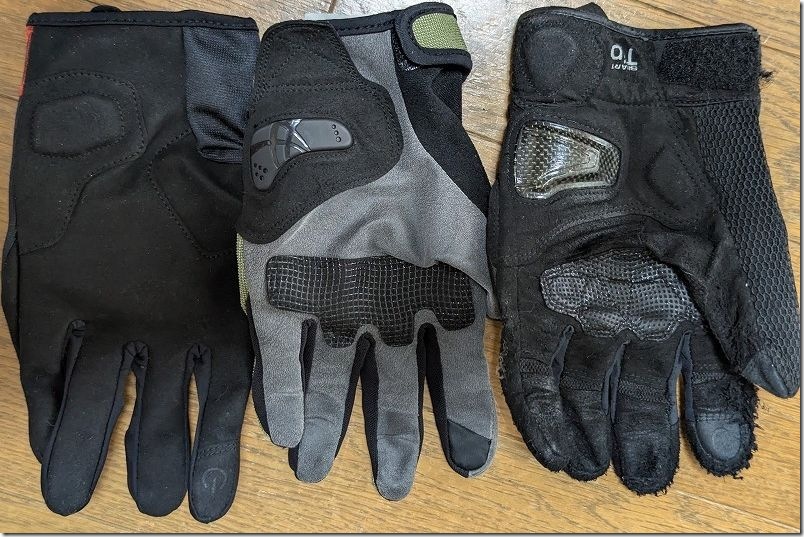 コミネ（GK-270）とKaedear（KDR-MX-GL8）、コミネ（GK-215）の手のひらを比較｜バイクグローブ