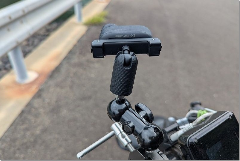 バイクへのInsta360 GO 3Sの装着|前向きで撮影 バイクへのInsta360 GO 3Sの装着|前向きで撮影