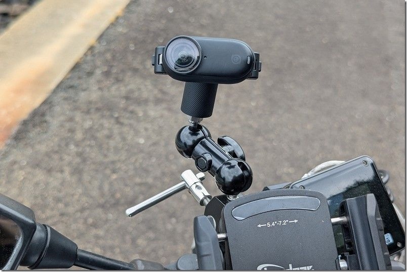 バイクへのInsta360 GO 3Sの装着|後ろ向きで撮影(自撮り) バイクへのInsta360 GO 3Sの装着|後ろ向きで撮影(自撮り)