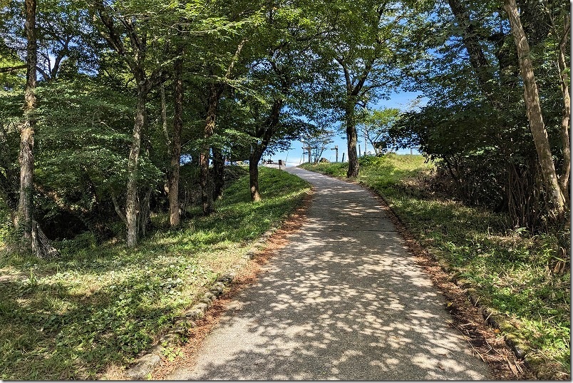脊振山頂広場 キャンプ場への車の乗り入れ｜登り口