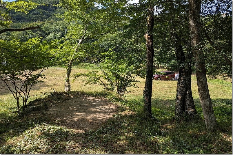 脊振山頂広場 キャンプ場｜坂途中のソロキャンによさげな場所