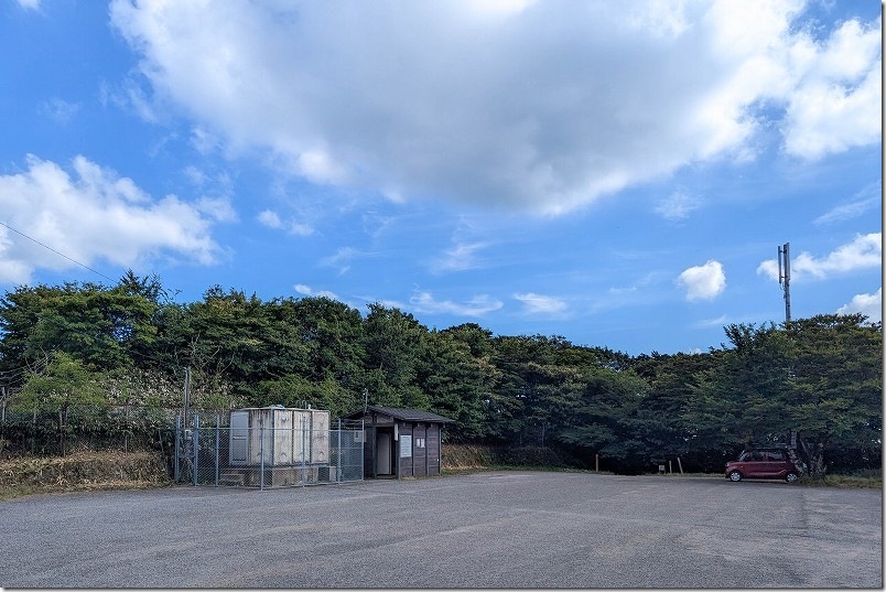 脊振山頂広場 キャンプ場のトイレ