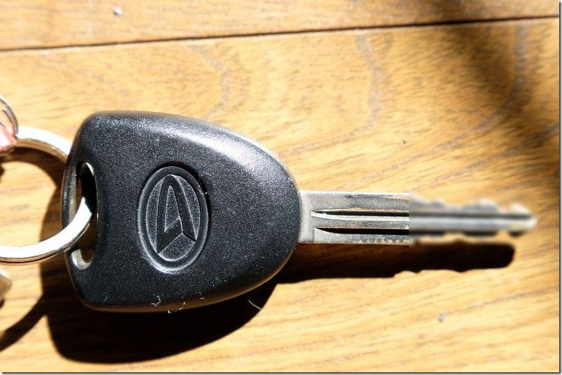 ダイハツ L375S後期 タント 鍵差し込み式リモコンキーの電池交換