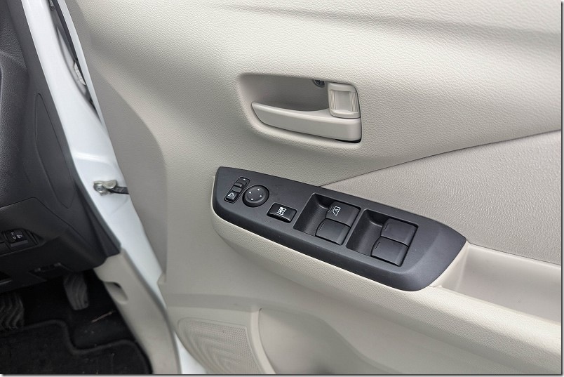 運転席、窓スイッチ類|デイズ(B43W・Sグレード・NA・2WD) 運転席、窓スイッチ類|デイズ(B43W・Sグレード・NA・2WD)